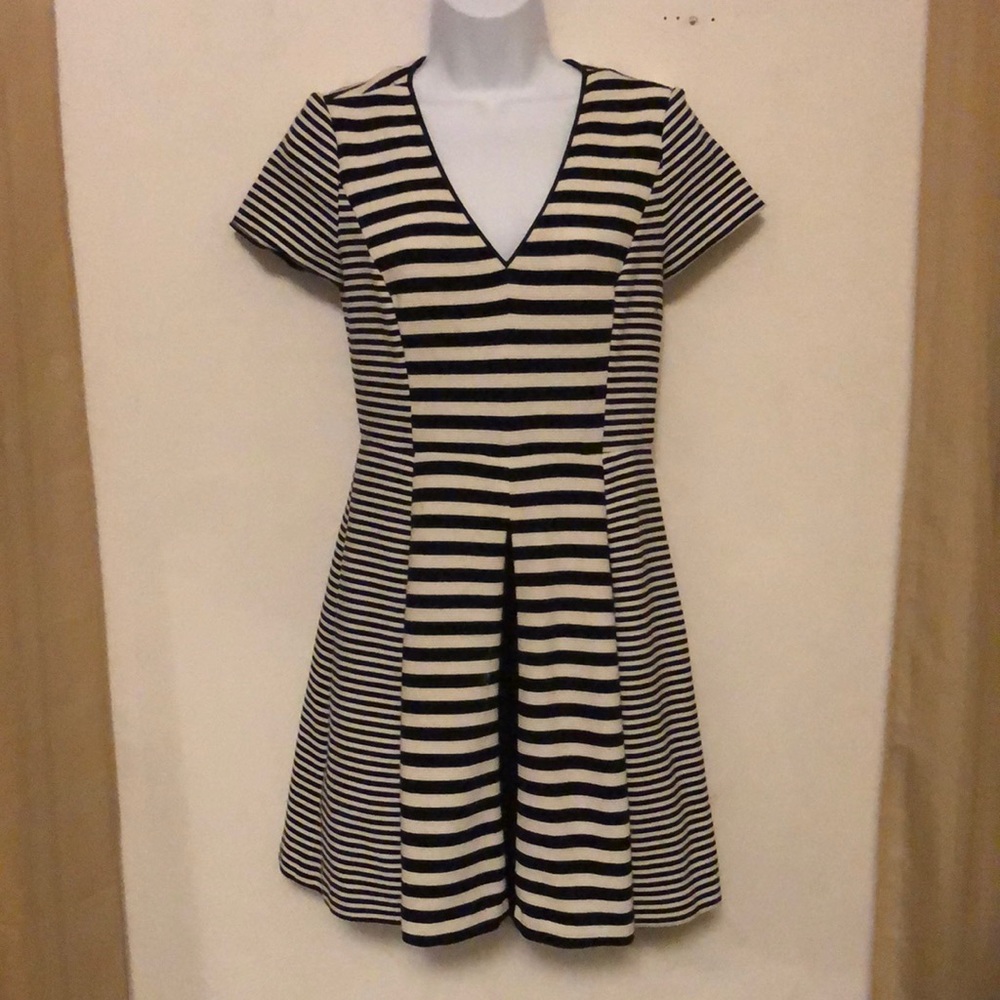 A Style short sleeves stripe dress